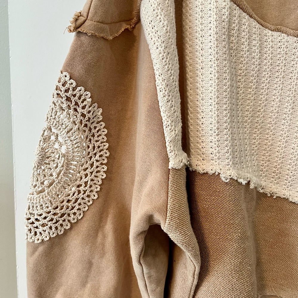 POL Crochet Tan Sweatshirt Top - Picture 3 of 6